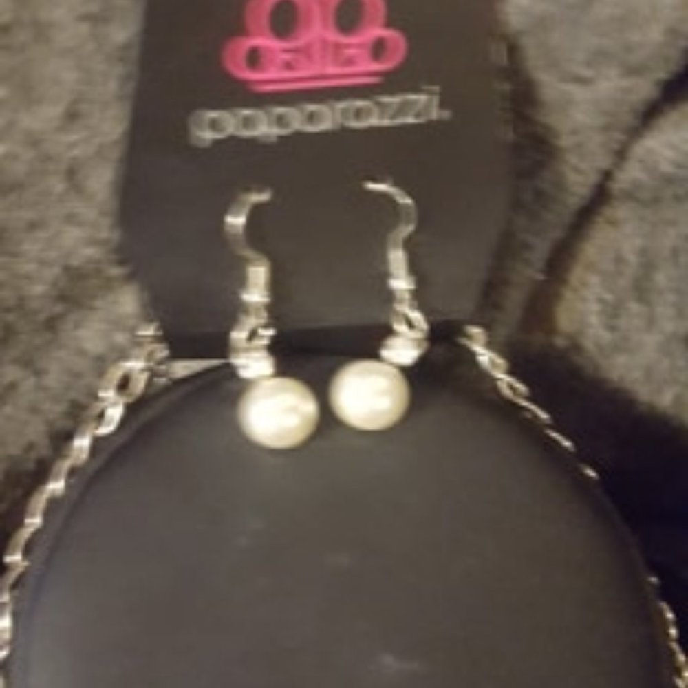 Pearl and Rhinestone Necklace/Bracelet Set J-65 - Picture 3 of 4